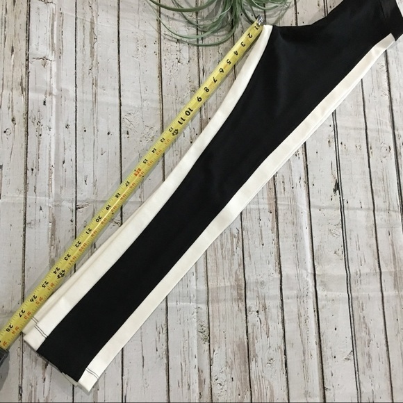 BCBGMAXAZRIA Black white stripe Sasha leggings size xs - Picture 5 of 8